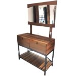 Siyah Metal Profilli İki Çekmeceli Geniş Alt Raflı Doğal Ceviz Aynalı Dresuar