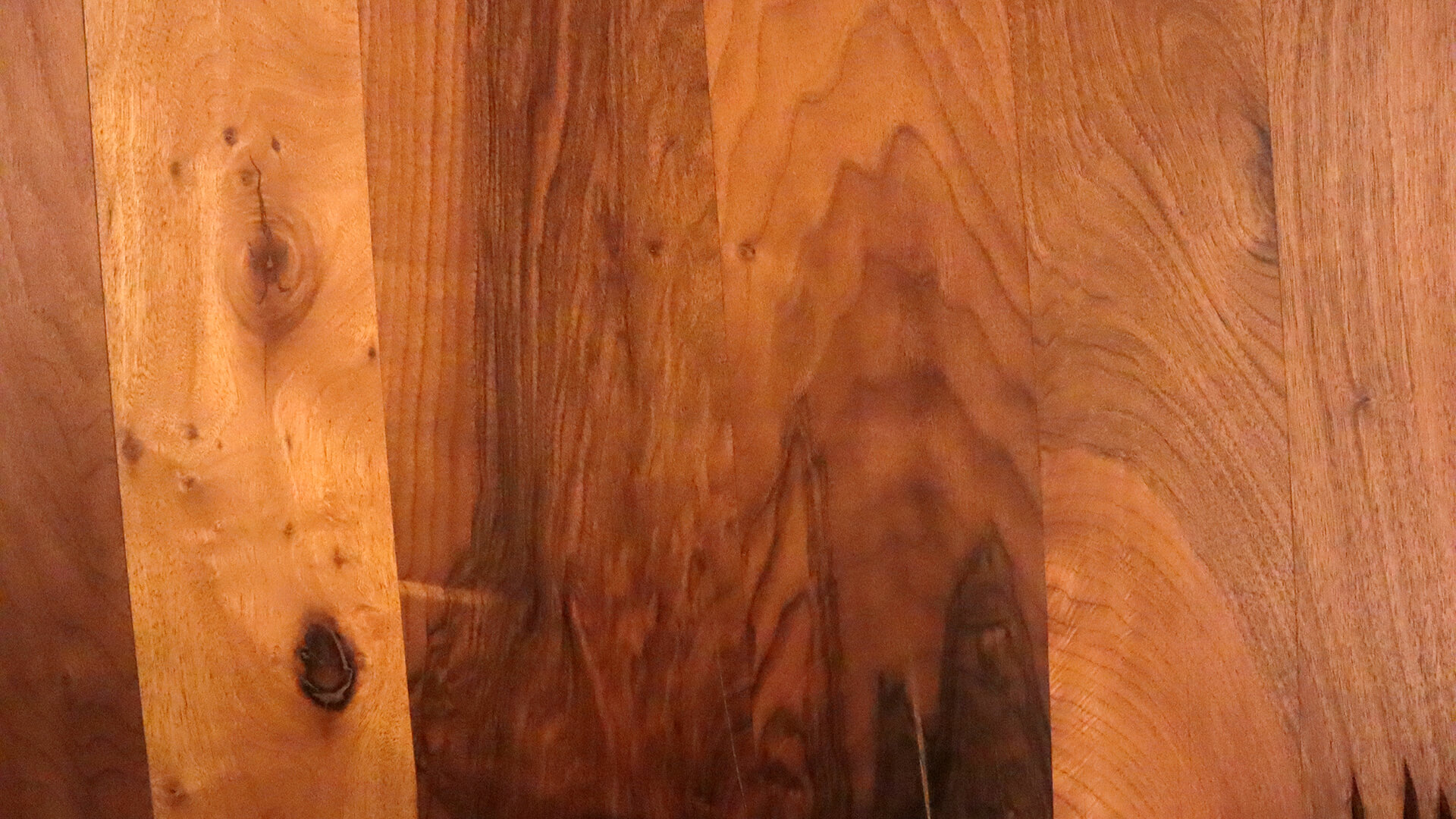 Ceviz Yemek Masası - Doğal Ahşap & Kenar, Metal Ayak, 2 m 2 Ceviz Yemek Masası - Doğal Ahşap & Kenar, Metal Ayak, 2 m