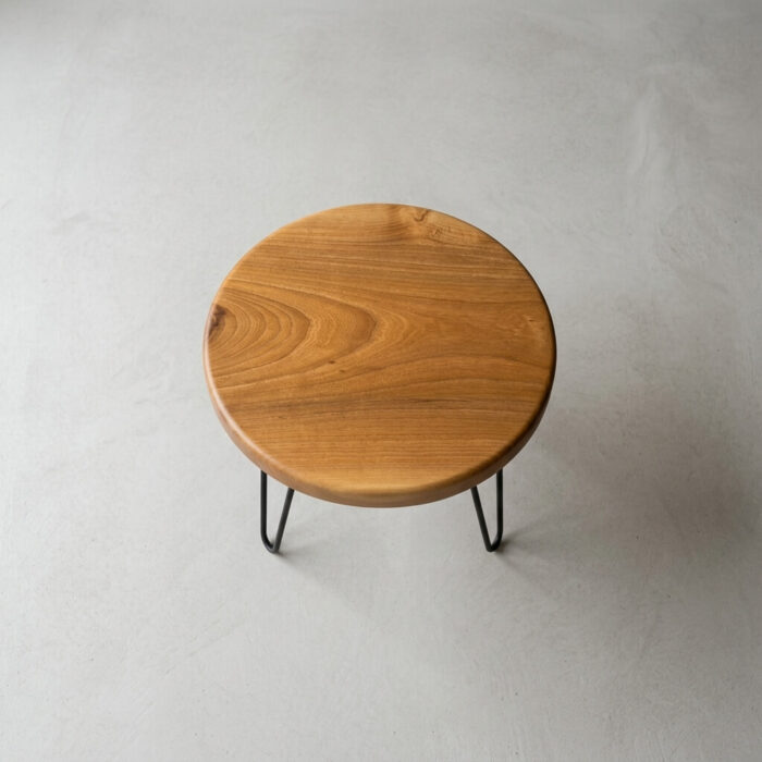 Masif Ceviz 48 cm Oval Kenar Yuvarlak Sehpa - Bükümlü Firkete Ayak