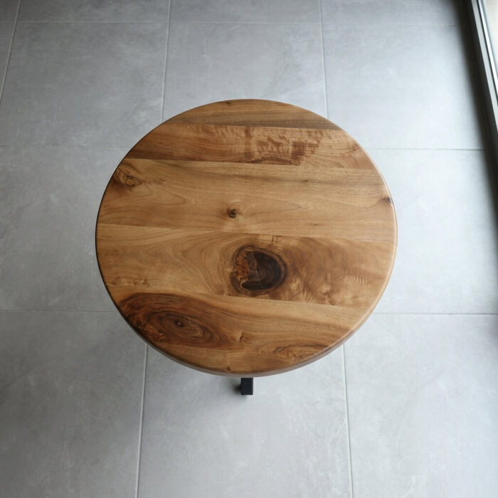 Masif Ceviz 64 cm Oval Kenar Yuvarlak Sehpa - Simetri Ayak